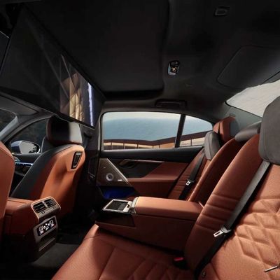 2024 neues Modell kürzlich eingeführt BMW i5 Elektroauto große Limousine eDrive 35 L rein elektrisch 286 PS