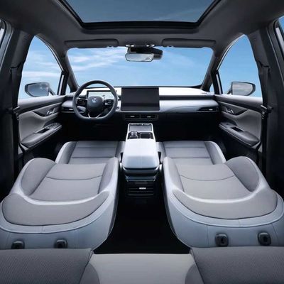 Modisches Ausgaben-Automobil EV Hechuang Z03 620 Hochgeschwindigkeits für Familien und Reise