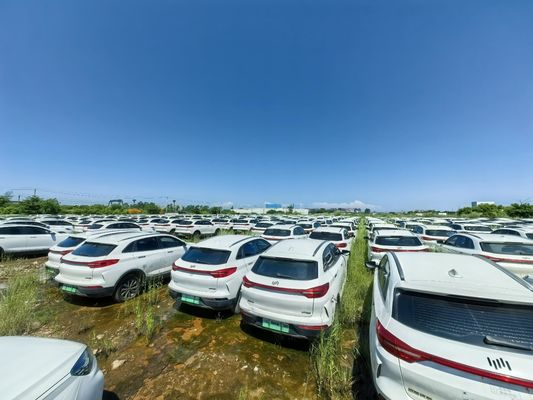 Gebrauchtes Fahrzeug Reichweite 400 km 160 kW Elektro-SUV Weltmeister Gebrauchtwagen in gutem Zustand geringe Kilometerlänge Schwarz