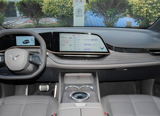 202/253 KW Motor Hongqi Limousine Elektroauto mit maximaler Geschwindigkeit von 200 km/h und Länge von 4925 mm