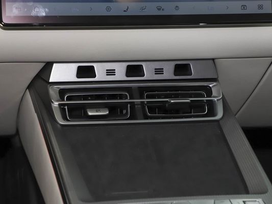 2025 leistungsstarkes Han L BYD Elektrofahrzeug mit Maximalleistung 500 KW und Lederruder 1000V Hochspannungs-Schnellladung
