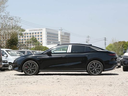 Modellfahrzeug 601km Reichweite 83.2kWh Batteriekapazität AWD Schnellladung Sonnendach Hochspannung Struktur Komfortabel für Familie
