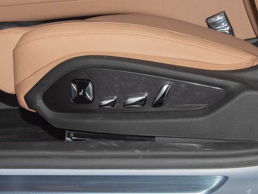 Modellfahrzeug 601km Reichweite 83.2kWh Batteriekapazität AWD Schnellladung Sonnendach Hochspannung Struktur Komfortabel für Familie