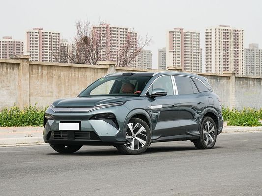 Neues heiß verkauftes BYD EV Auto 2025 Modell 100,5 KWh Batteriekapazität und schnelles Aufladen 0,1 Stunde 670KM Langstrecke 500kW Leistung Elektroauto Großer Platz für Familie 7 Sitzplätze