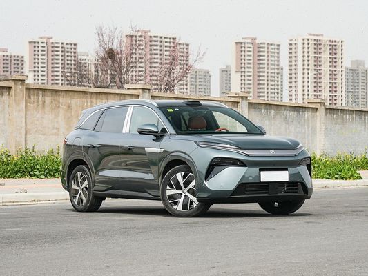Neues heiß verkauftes BYD EV Auto 2025 Modell 100,5 KWh Batteriekapazität und schnelles Aufladen 0,1 Stunde 670KM Langstrecke 500kW Leistung Elektroauto Großer Platz für Familie 7 Sitzplätze