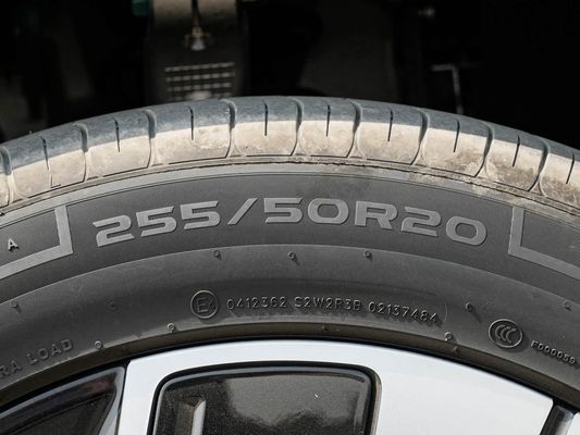 Neues heiß verkauftes BYD EV Auto 2025 Modell 100,5 KWh Batteriekapazität und schnelles Aufladen 0,1 Stunde 670KM Langstrecke 500kW Leistung Elektroauto Großer Platz für Familie 7 Sitzplätze
