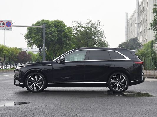 2025 Xpeng G9 Vollelektrischer SUV 93,1 kWh Batteriekapazität 423 kW Maximalmotorleistung 680 km Reichweite und schnelles Laden mit Sonnendach