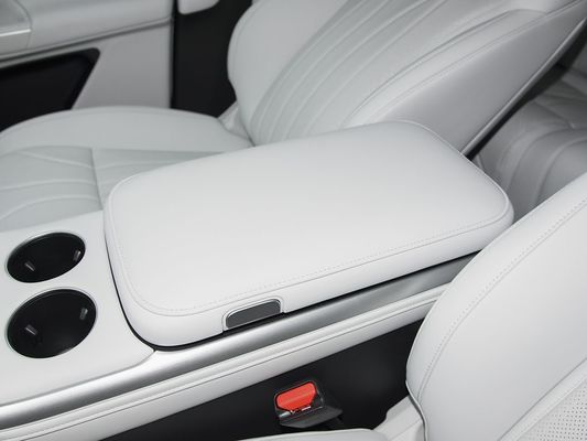 2025 Xpeng G9 Vollelektrischer SUV 93,1 kWh Batteriekapazität 423 kW Maximalmotorleistung 680 km Reichweite und schnelles Laden mit Sonnendach