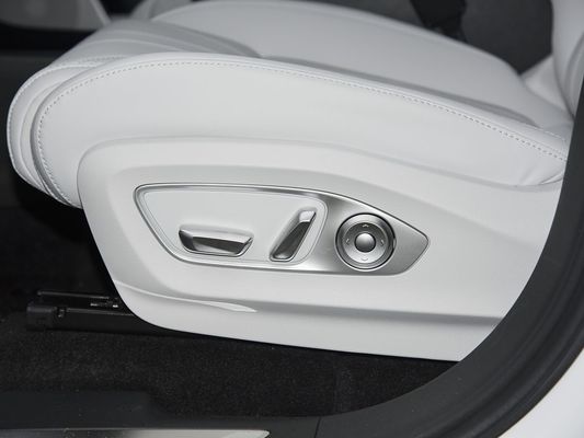 2025 Xpeng G9 Vollelektrischer SUV 93,1 kWh Batteriekapazität 423 kW Maximalmotorleistung 680 km Reichweite und schnelles Laden mit Sonnendach