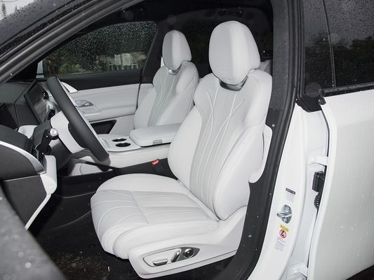 2025 Xpeng G9 Vollelektrischer SUV 93,1 kWh Batteriekapazität 423 kW Maximalmotorleistung 680 km Reichweite und schnelles Laden mit Sonnendach
