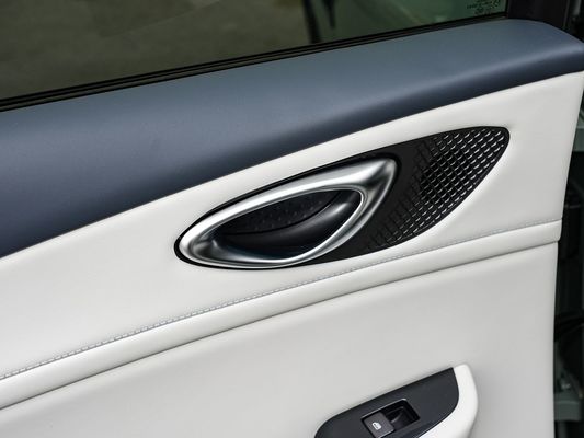 2025 BYD Elektrofahrzeug Siegel 06GT Schnelle Ladezeit von 0,33 Stunden und Leistung Langstreckenreichweite 550KM Große Batterie mit Sonnendach für Familie