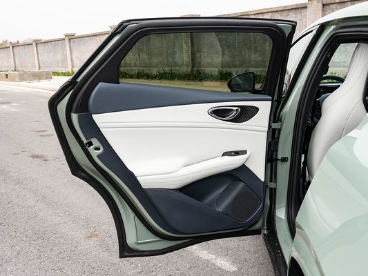 2025 BYD Elektrofahrzeug Siegel 06GT Schnelle Ladezeit von 0,33 Stunden und Leistung Langstreckenreichweite 550KM Große Batterie mit Sonnendach für Familie