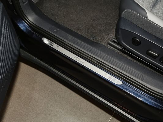 2025 VW Elektrofahrzeug ID.4 Schnellladefahrzeug Lange Reichweite 601km 80.4kWh Batterie Hot Selling Neues Modell Gute Leistung mit Sonnendach