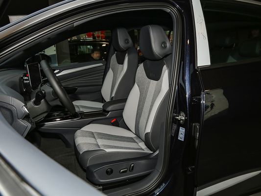 2025 VW Elektrofahrzeug ID.4 Schnellladefahrzeug Lange Reichweite 601km 80.4kWh Batterie Hot Selling Neues Modell Gute Leistung mit Sonnendach